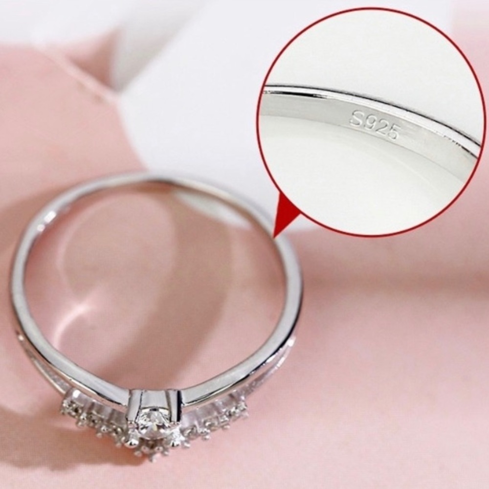 Sterling Silver Ring - Picture 2 of 4